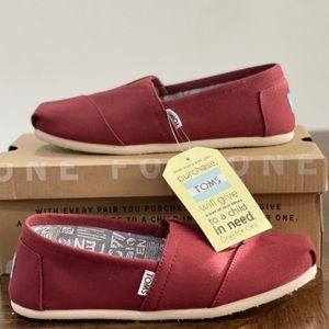 TOMS Classic Canvas Shoes
